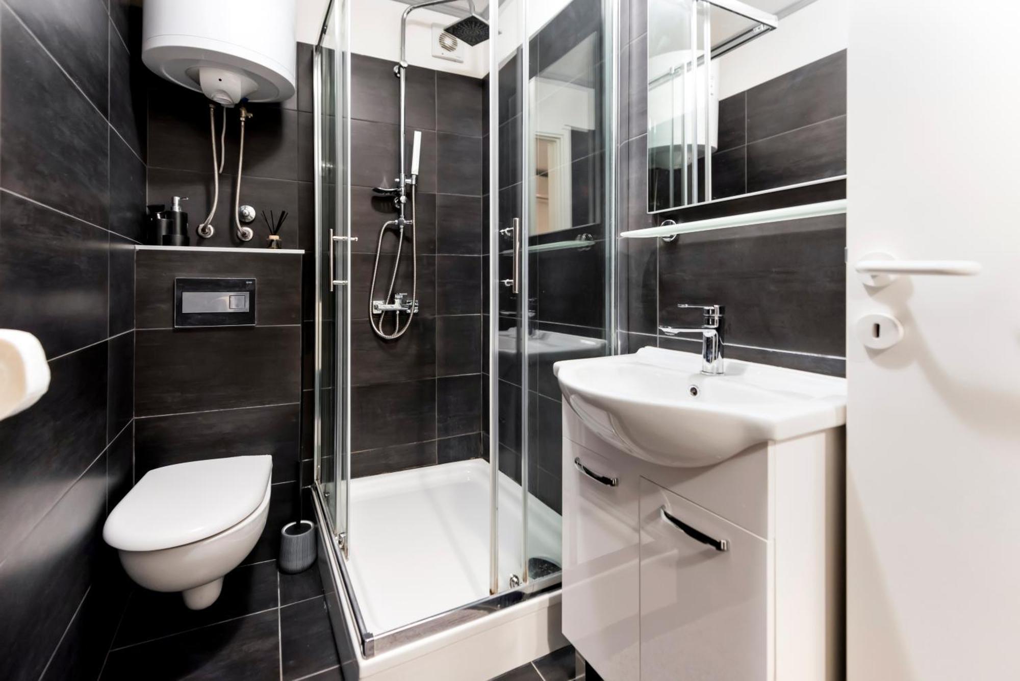 Apartment Leo Ровин Екстериор снимка