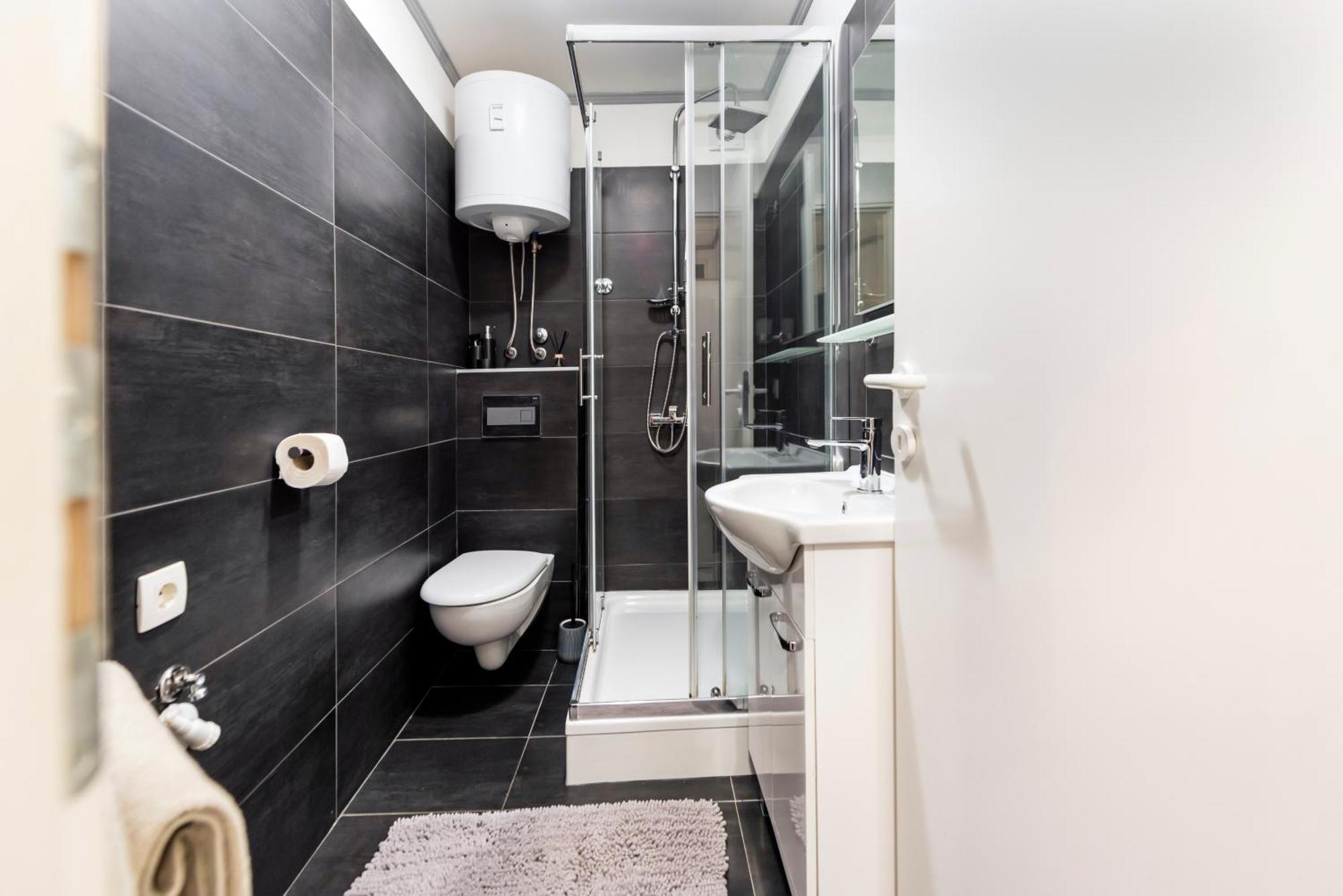 Apartment Leo Ровин Екстериор снимка